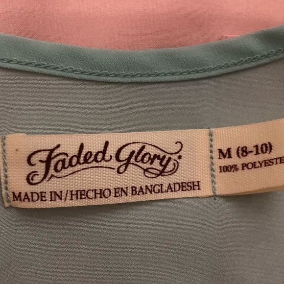 BUNDLE - 6 Women’s Blouses - Picture 4 of 5